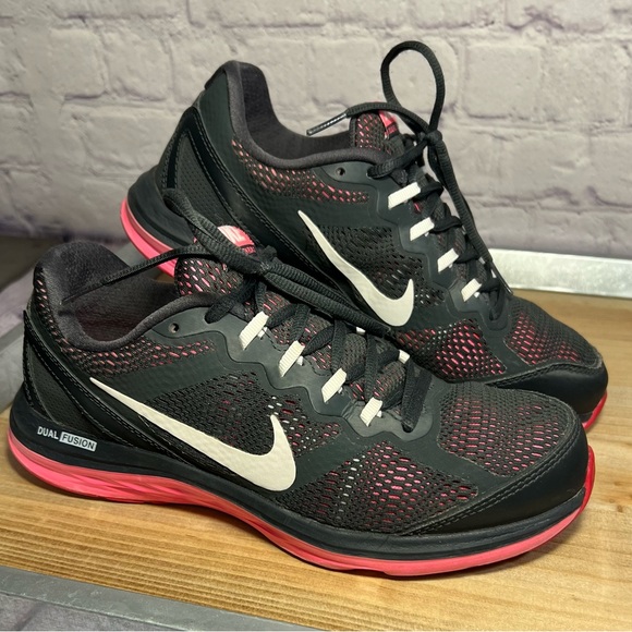 EUC. Nike Dual Fusion Run 3 training/running shoes. 653594-003. Women’s Size 8. - Picture 10 of 14